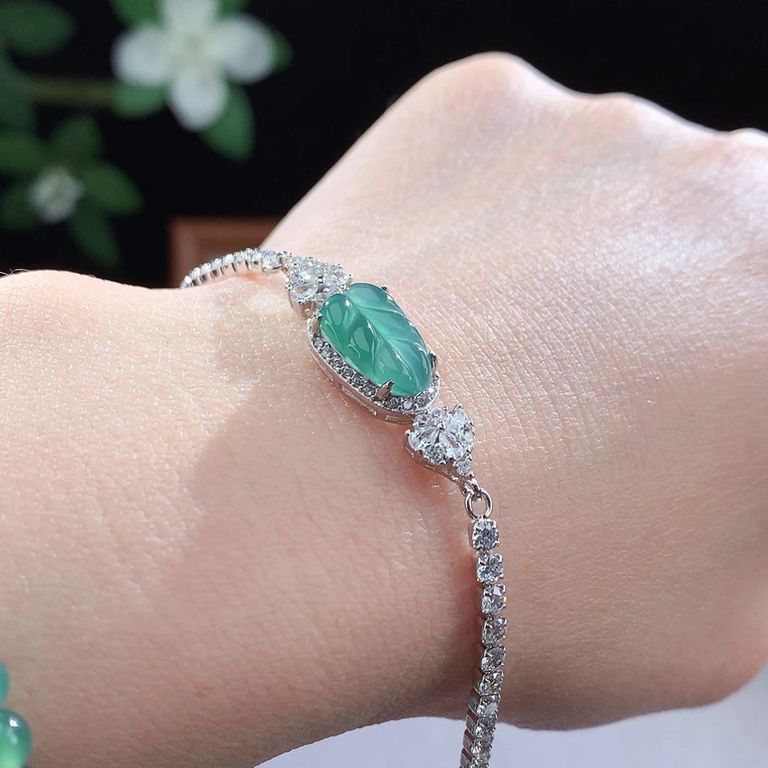 未镶嵌手镯（圆镯）翡翠