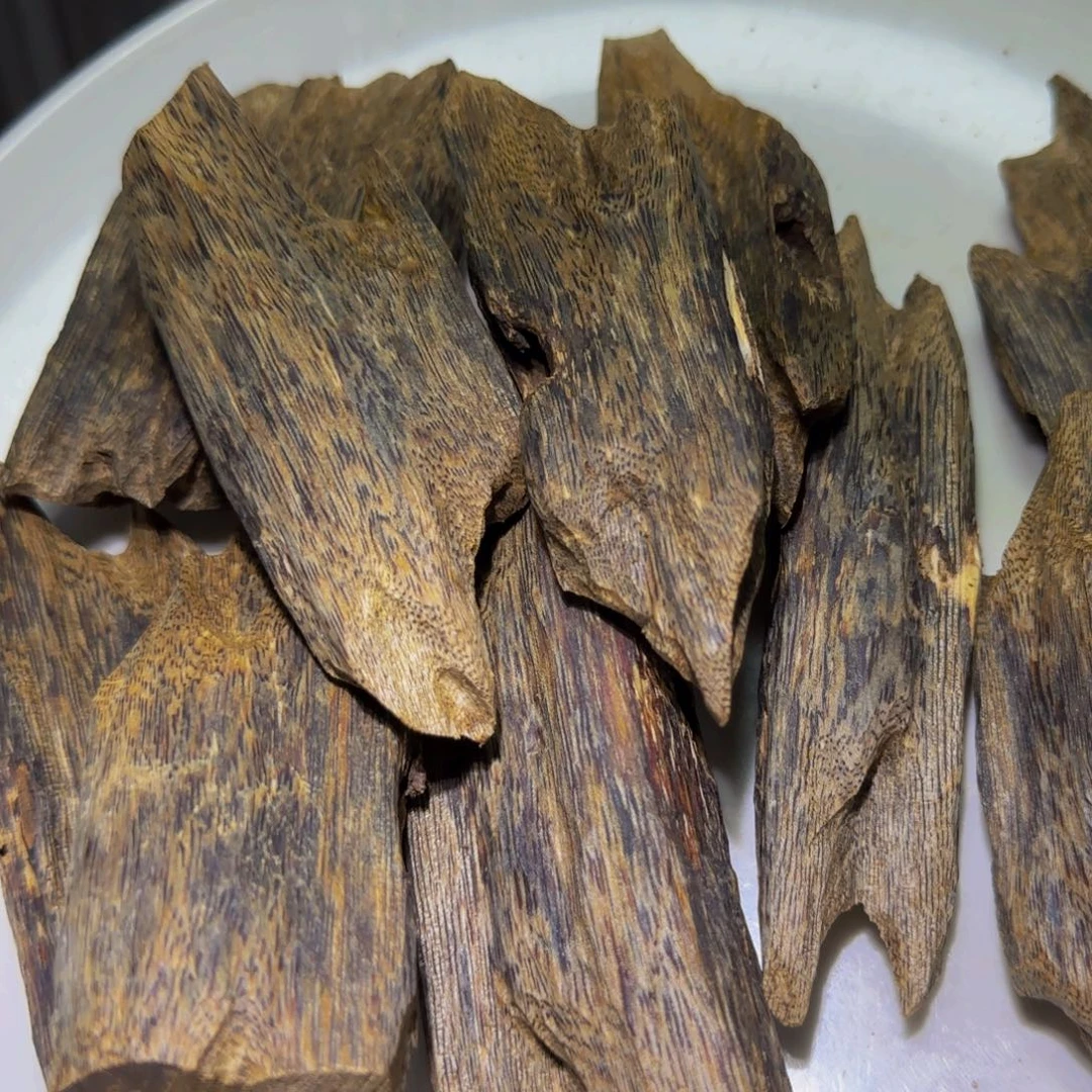 w***8沉香碎屑沉香奇楠白棋大包老料270克