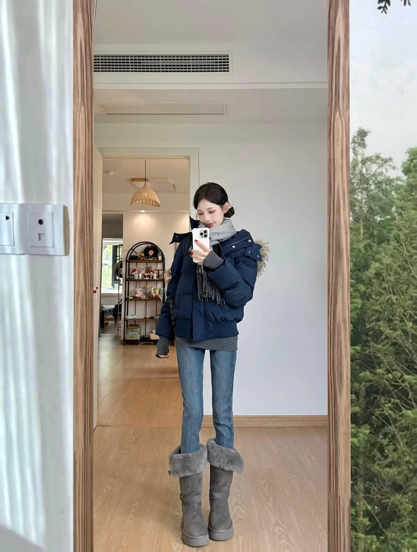 2025秋冬新款韩版连帽毛领藏青色保暖棉服外套女搭配牛仔裤两件套