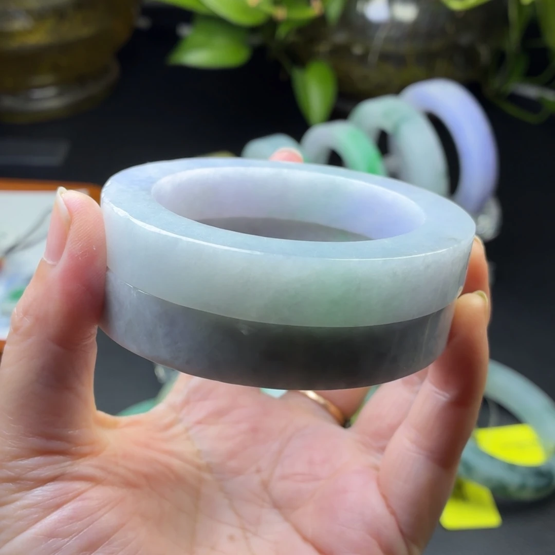 定制翡翠未镶嵌翡翠手镯