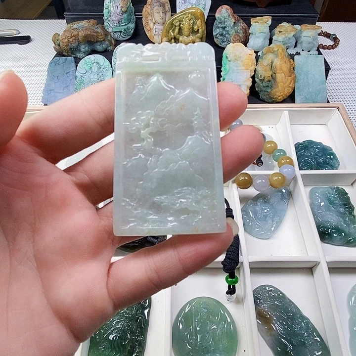 颈饰未镶嵌翡翠山水牌子