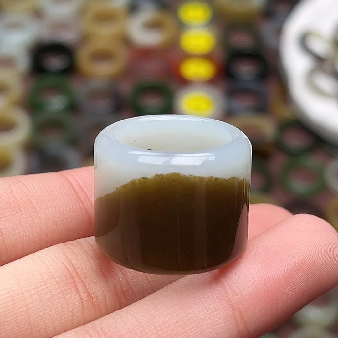 和田玉未镶嵌戒指17.6巧克力大山