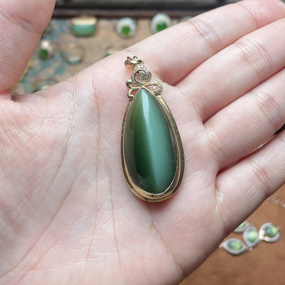 和田玉（碧玉）18K金镶嵌吊坠(赠链)