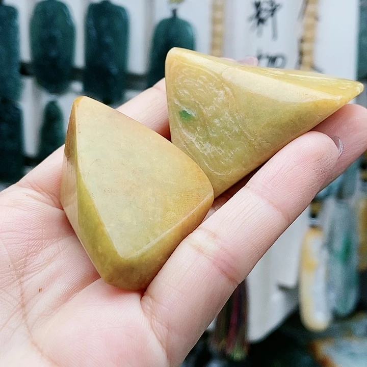 颈饰足铂镶嵌翡翠翡翠