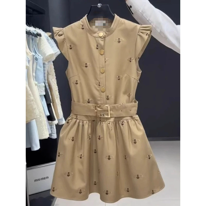 2025年夏季收腰新款法式小个子显瘦高级设计气质卡其色无袖连衣裙