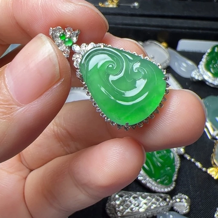 翡翠18K金镶嵌吊坠(不含链)