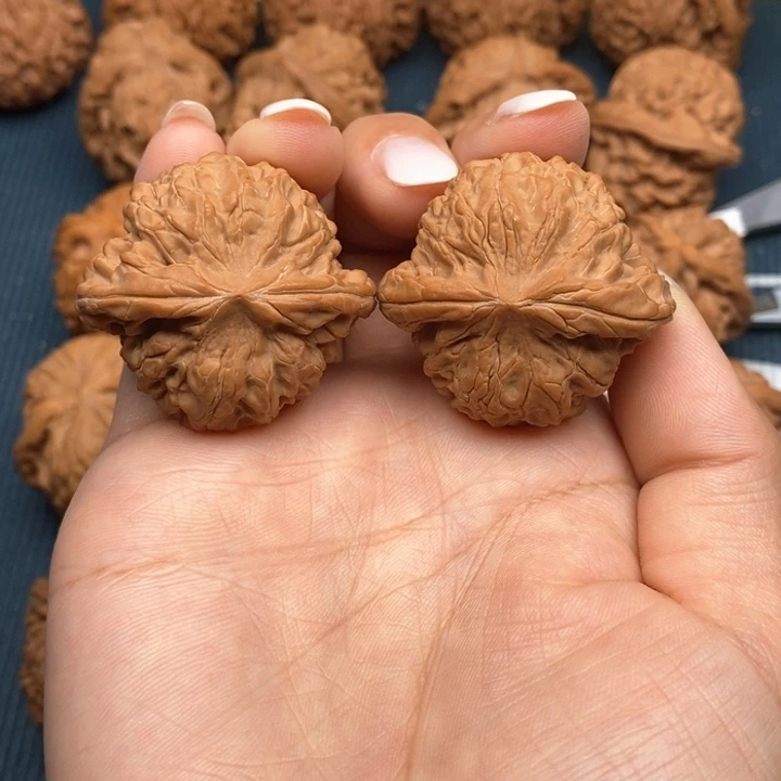 文玩核桃吊坠38核王