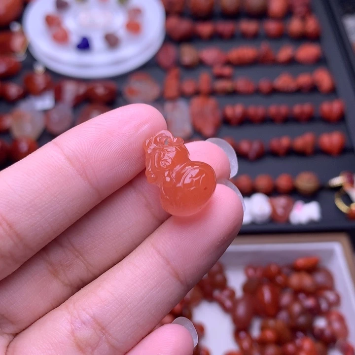 南红玛瑙未镶嵌珠宝半成品葫芦