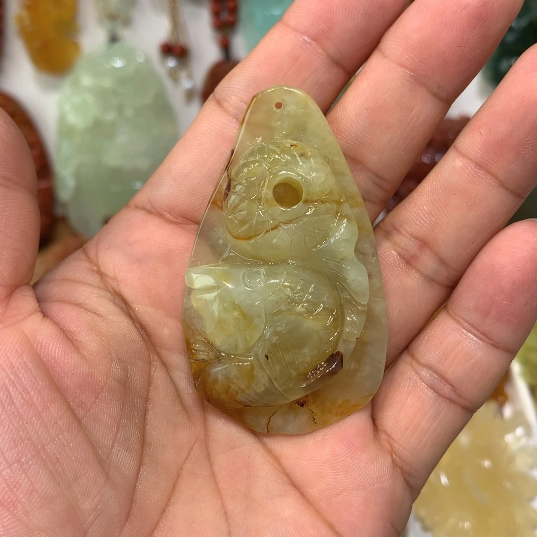 未镶嵌蛇纹石玉颈饰