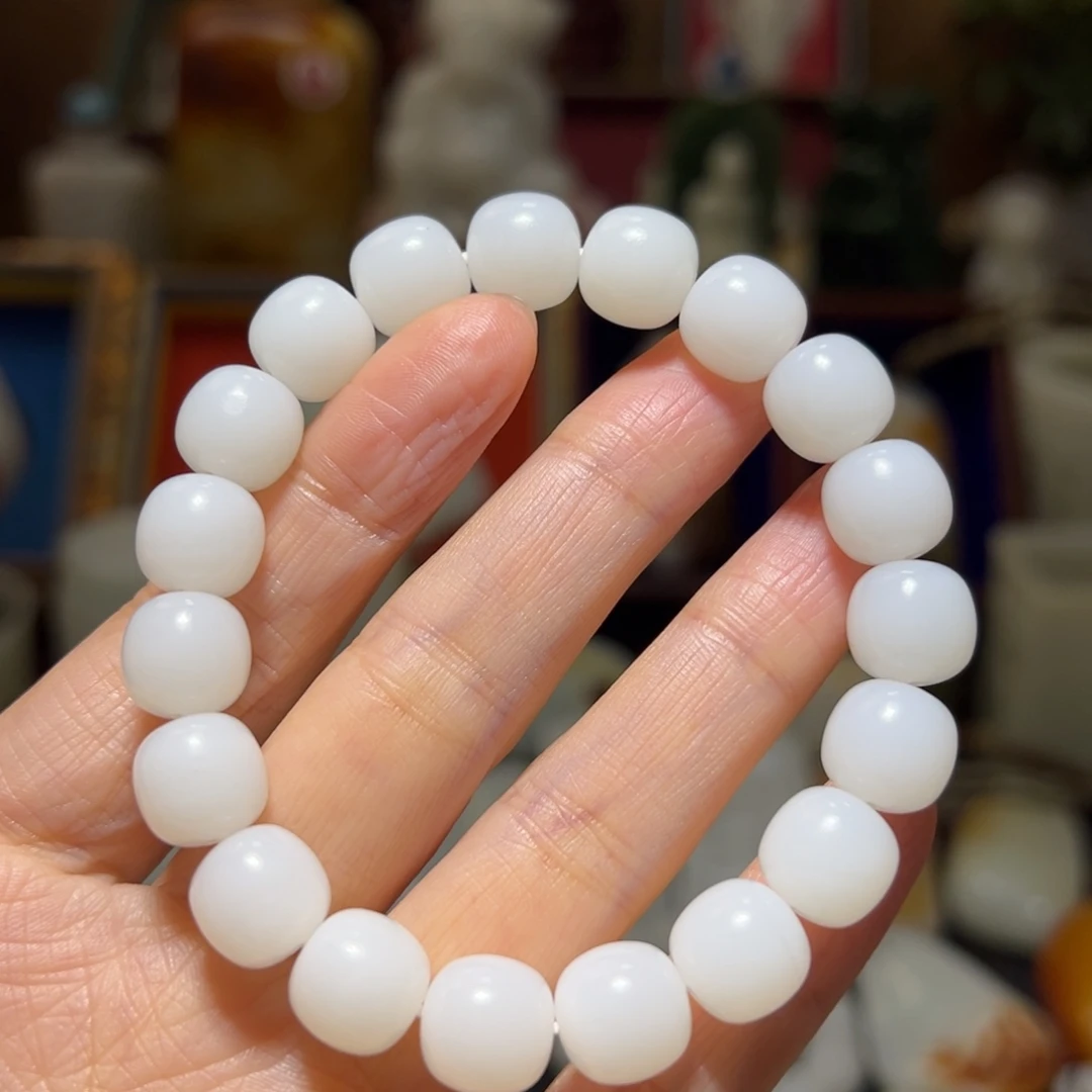 夜***面和田玉未镶嵌挂件