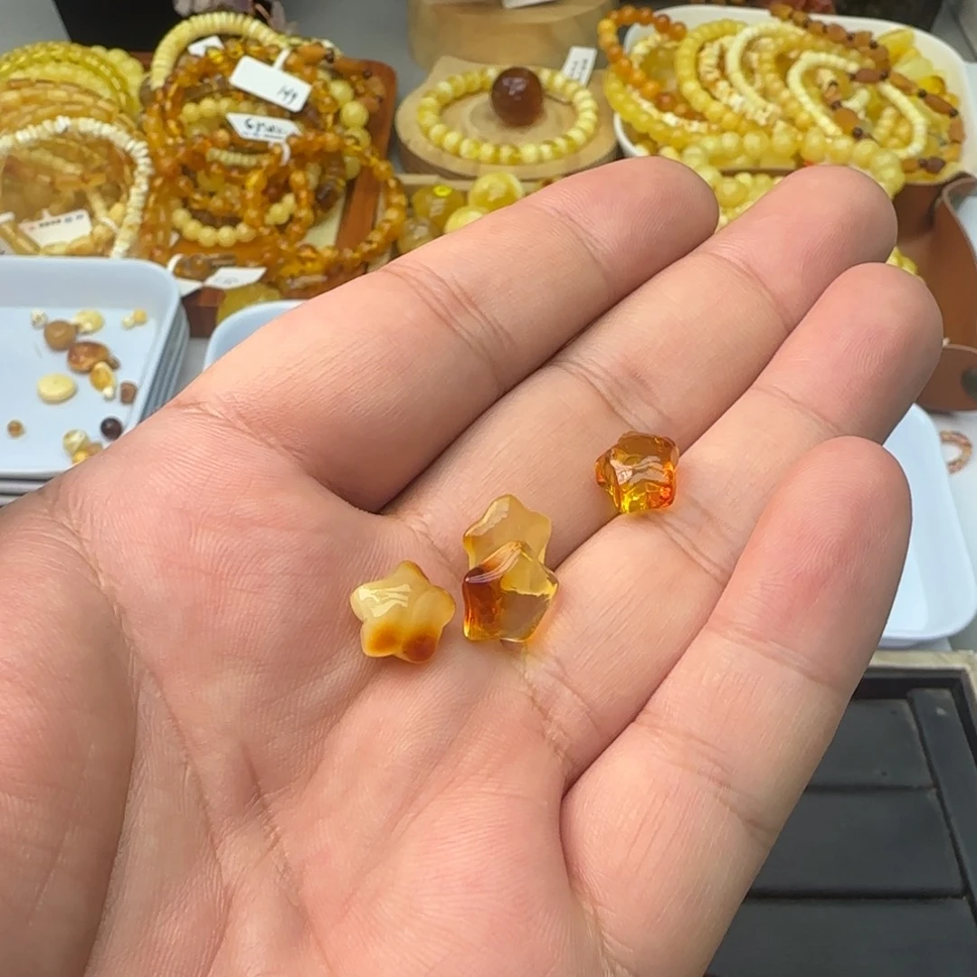 琥珀未镶嵌裸石1.37克福利微瑕