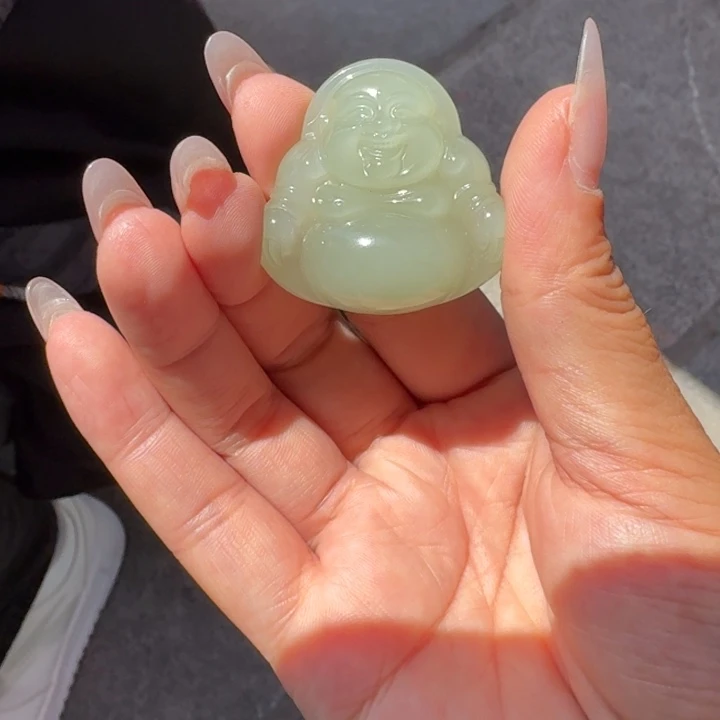 和田玉未镶嵌颈饰人****辩