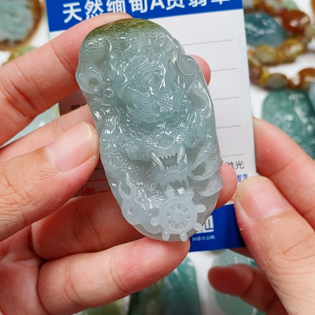 颈饰未镶嵌翡翠龙头