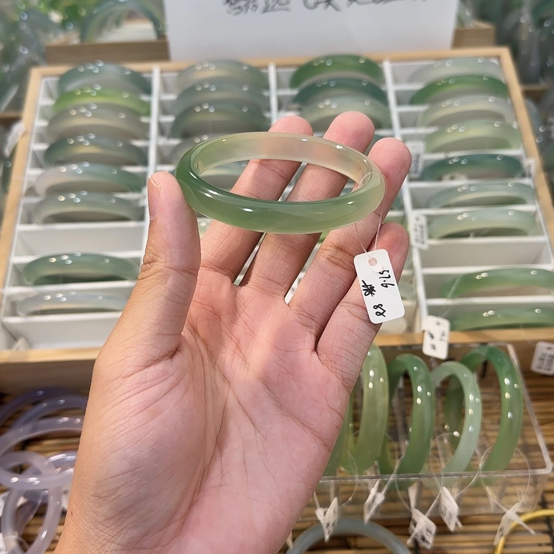 玛瑙/玉髓未镶嵌手镯圈口57.6