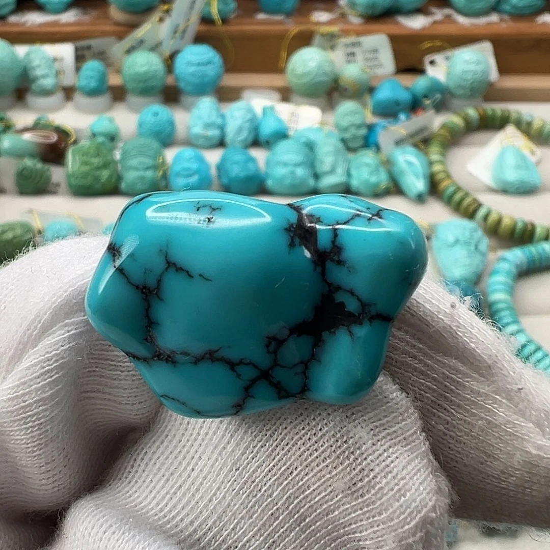 绿松石随形未镶嵌