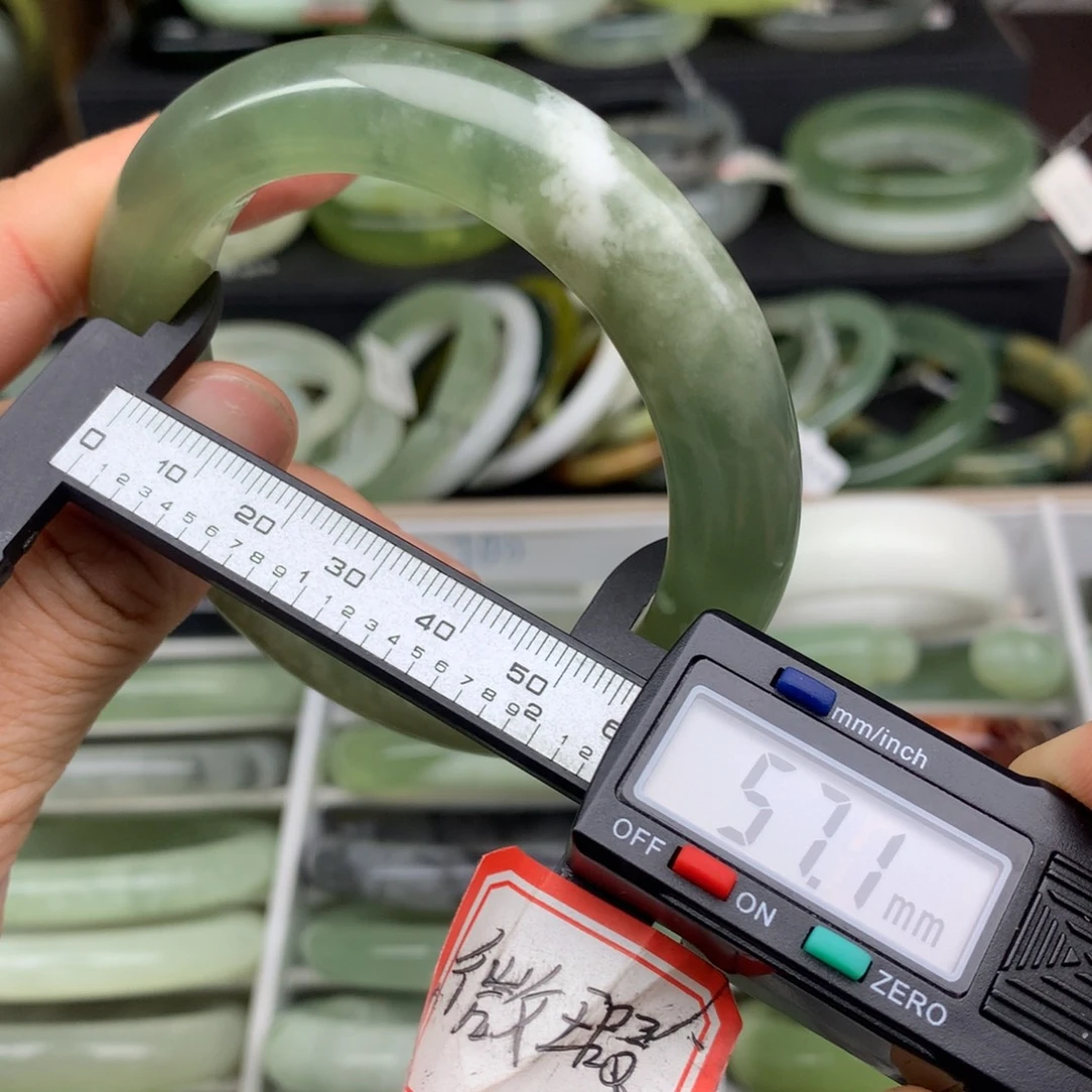 蛇纹石玉未镶嵌手镯692