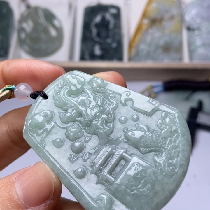 翡翠未镶嵌颈饰翡翠