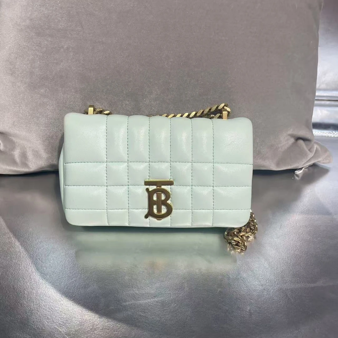 95新 BURBERRY/博柏利 奶蓝色金扣lola云朵信封包斜挎包女士时尚