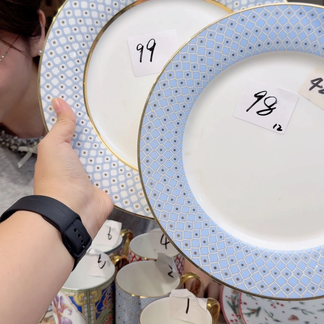 李***野骨瓷10.5英寸平盘27cm2个大盘瑕疵品不忒不还