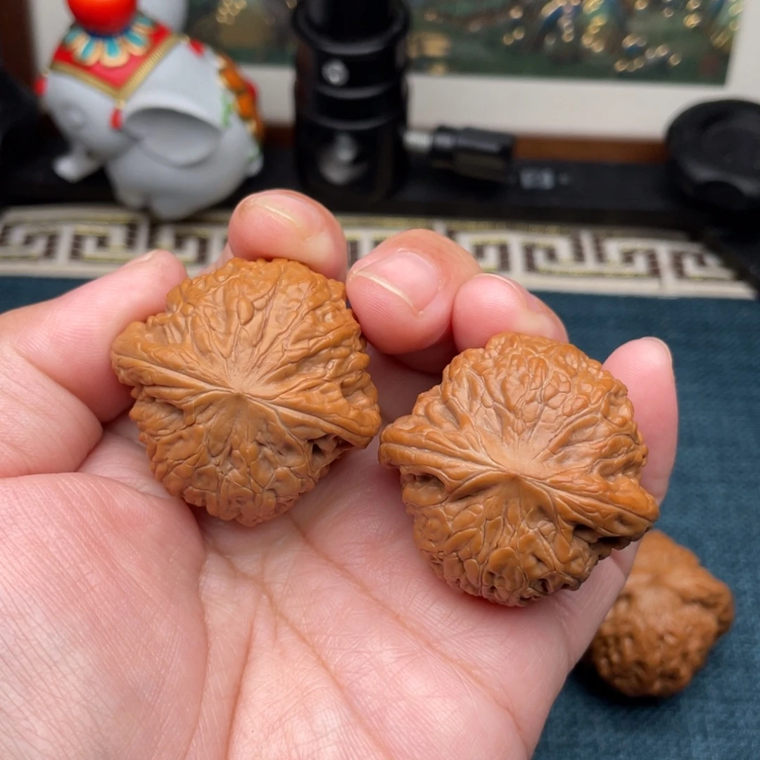 把件文玩核桃全品红皮老树铁锤40