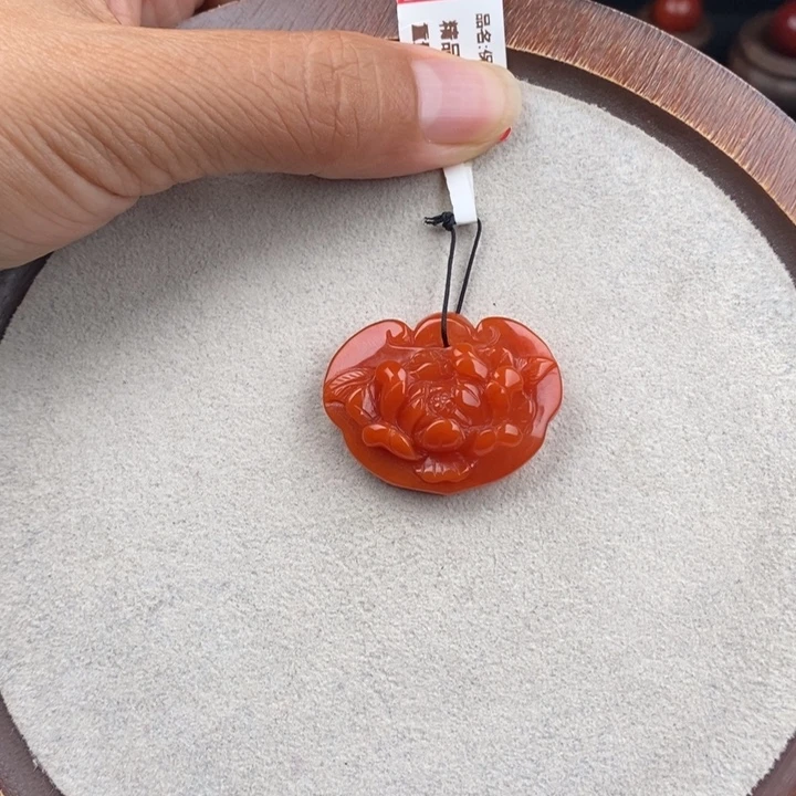 未镶嵌吊坠南红玛瑙