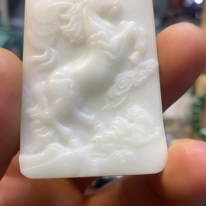 笑***虎和田玉（糖玉）未镶嵌颈饰