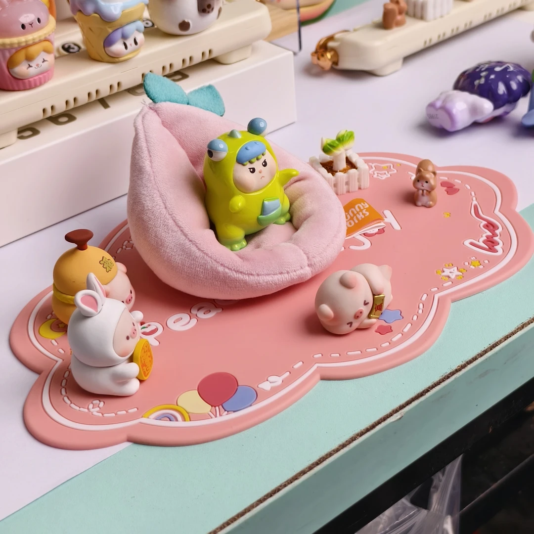 汽车内饰用品可爱潮玩摆件带玩偶