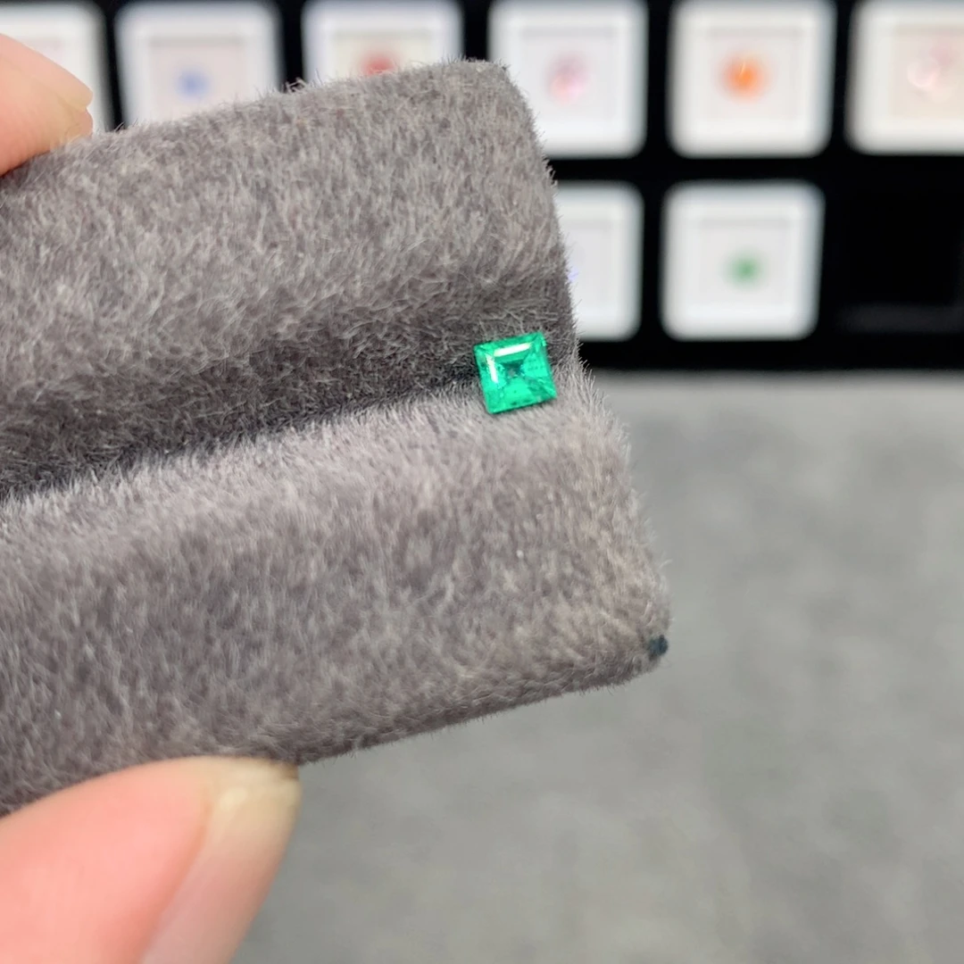 祖母绿裸石方3.7mm