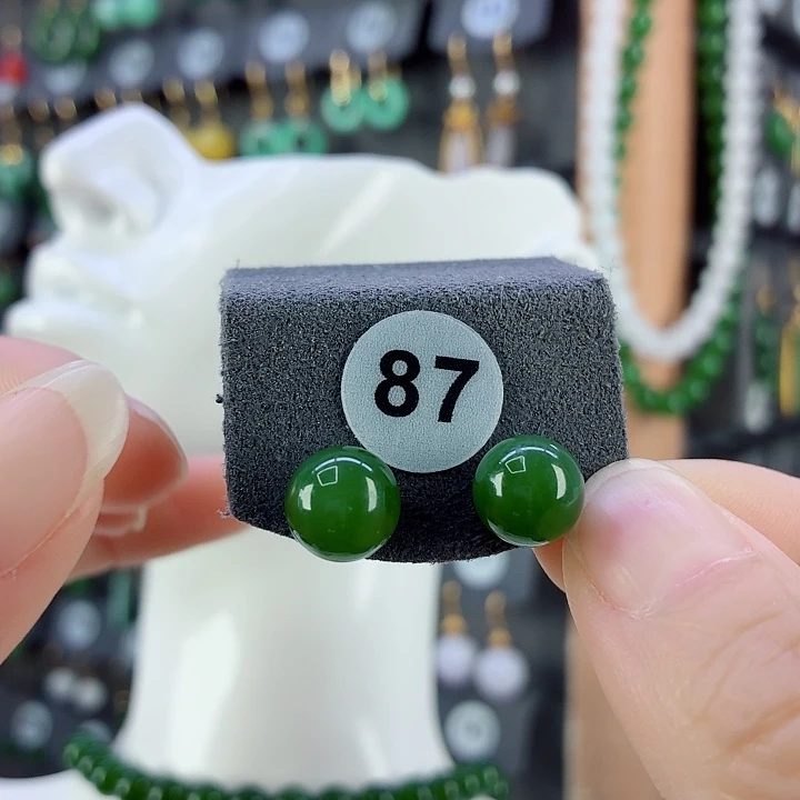 和田玉18K金镶嵌耳饰