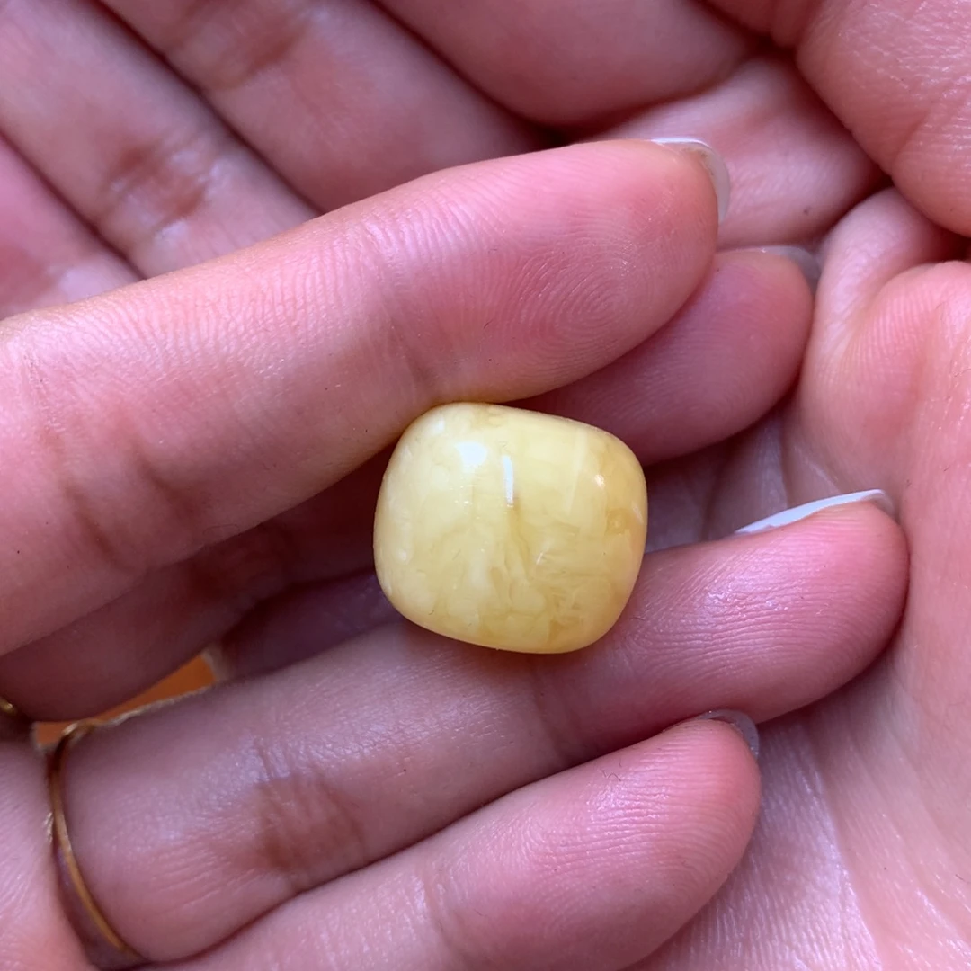 精***d未镶嵌蜜蜡裸石蜜蜡