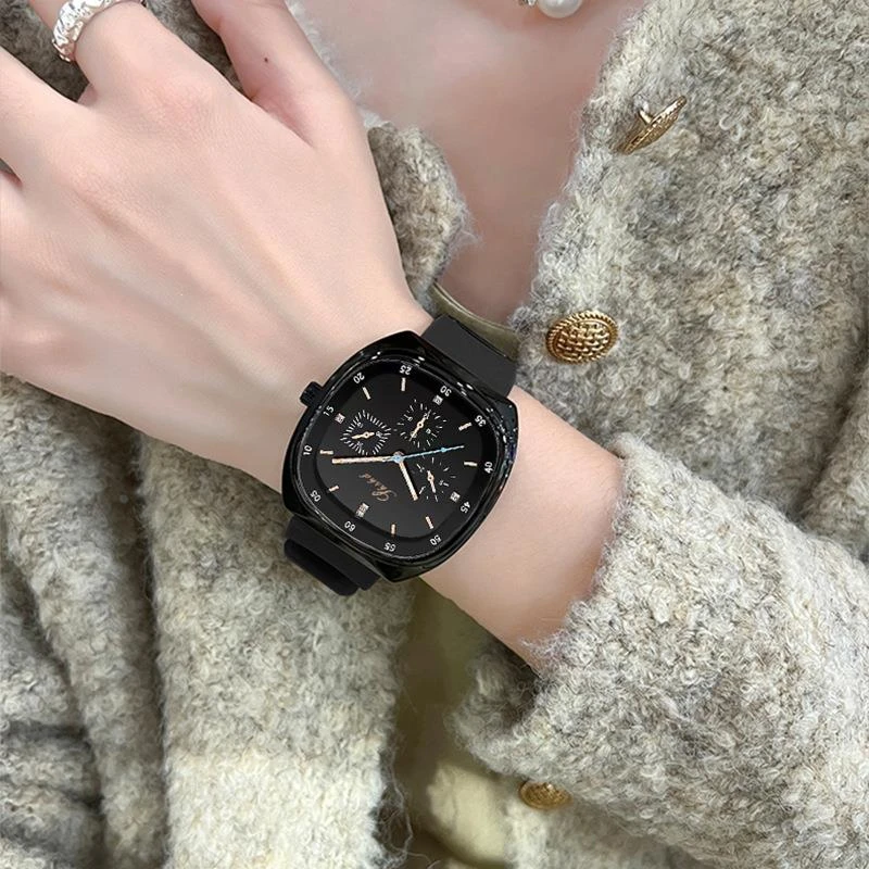 沃凯时尚潮流硅胶表带石英表椭圆表盘腕表简约百搭休闲石英手表