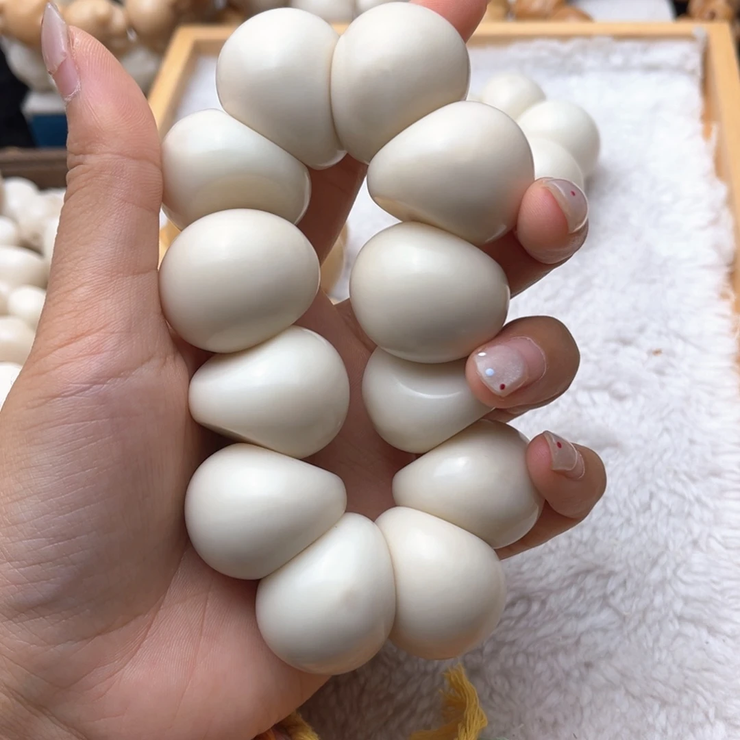 吊坠菩提根/象牙果胖肠卡2829