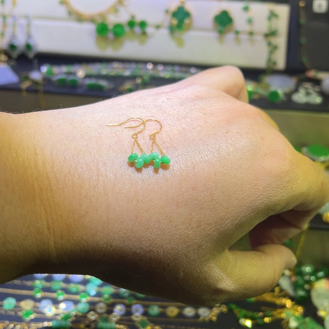 颈饰18K金镶嵌翡翠耳钩