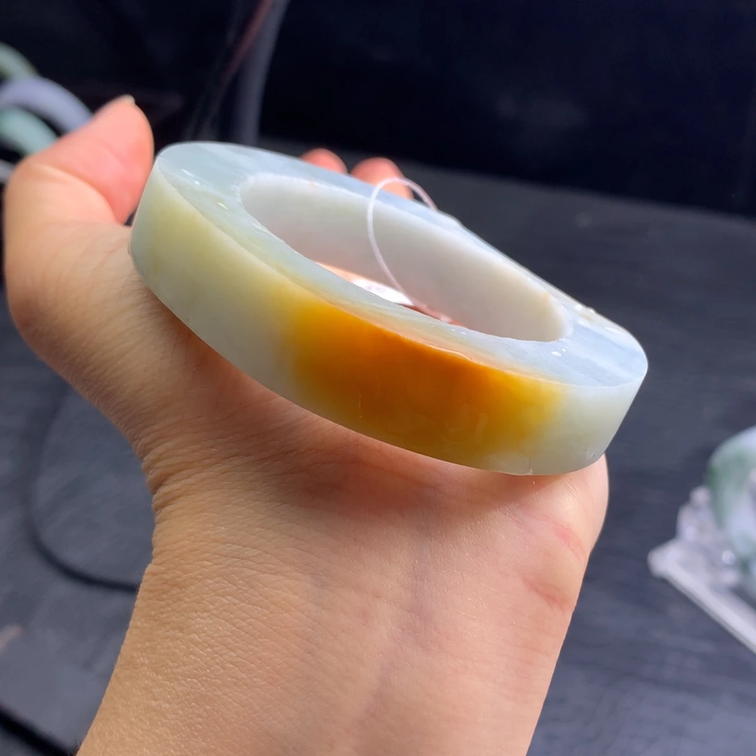 定制翡翠未镶嵌手镯