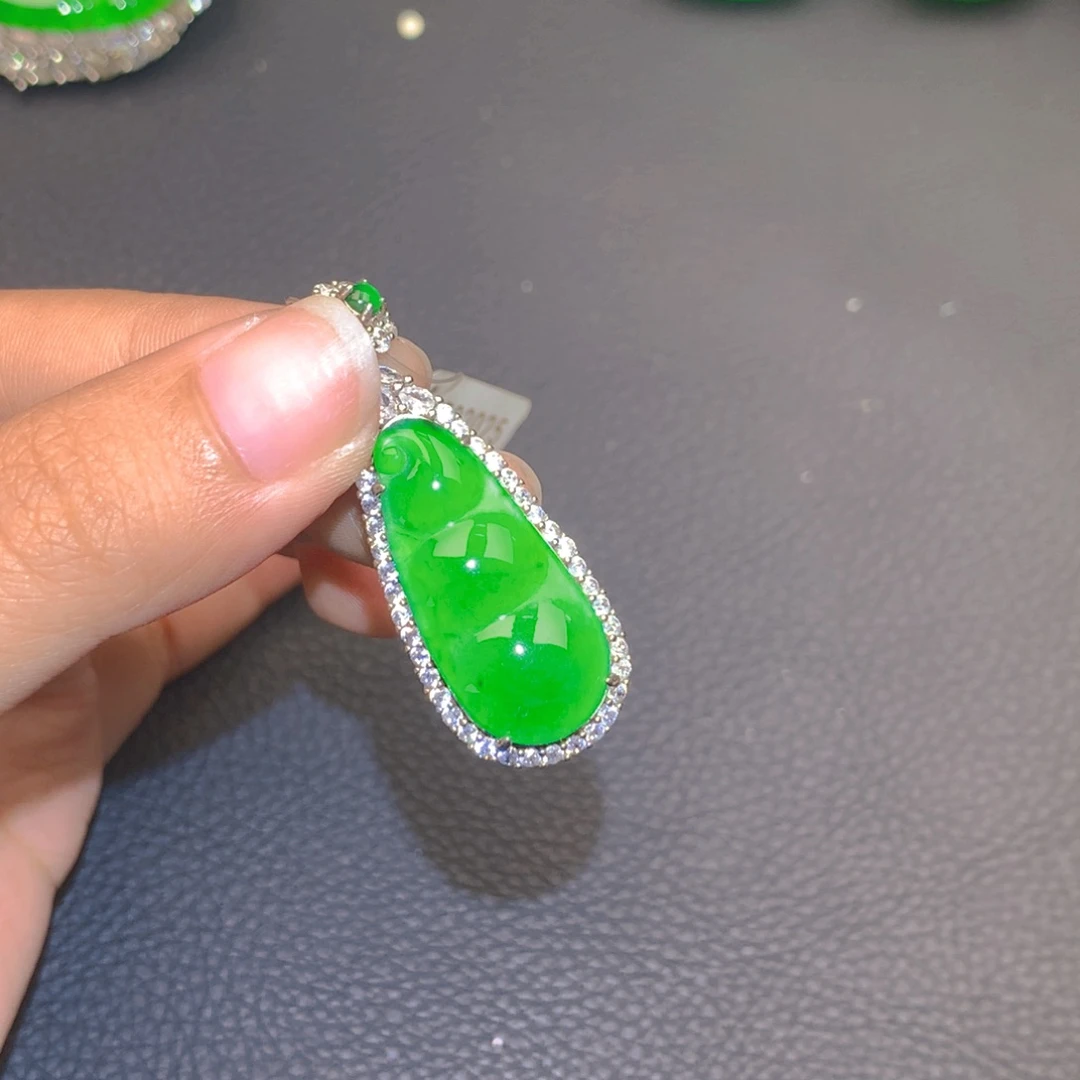 翡翠银S925镶嵌颈饰