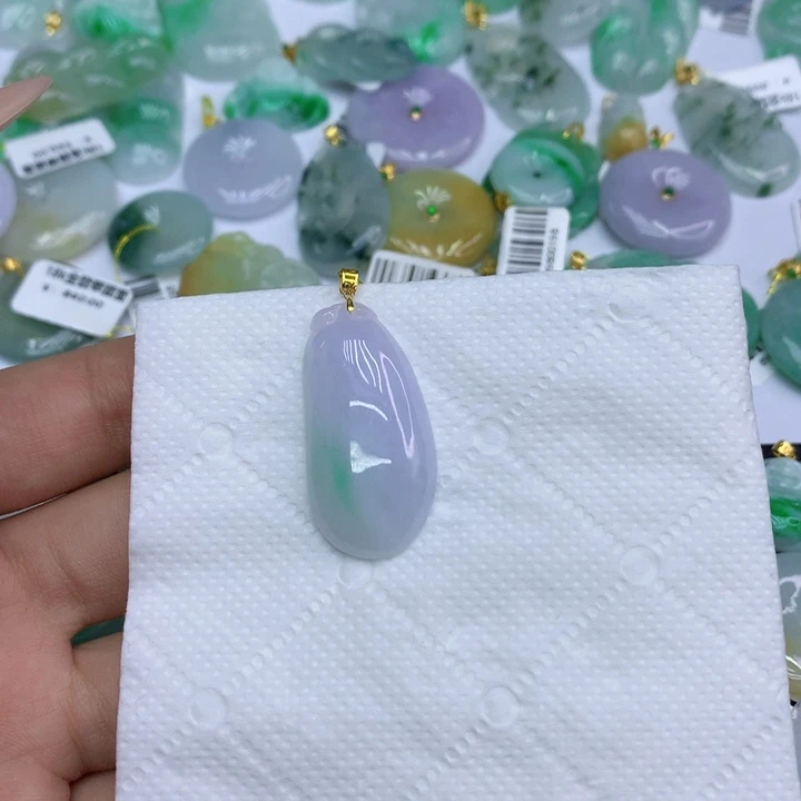 翡翠18K金镶嵌颈饰111111111111