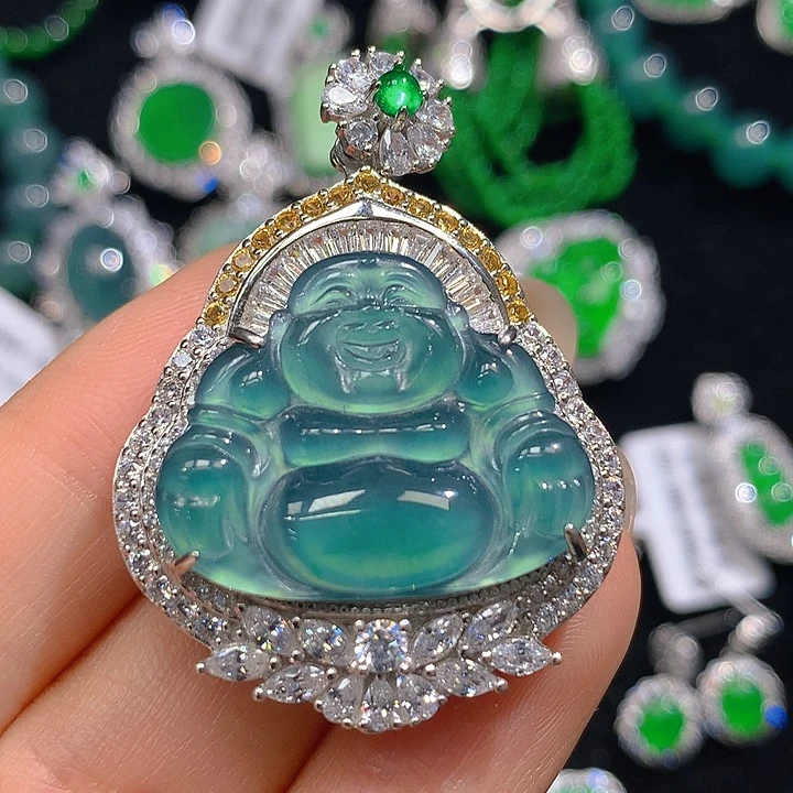 翡翠颈饰未镶嵌翡翠