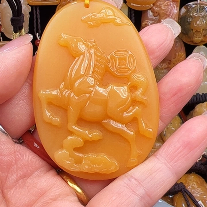 石英质玉（黄龙玉）合金颈饰