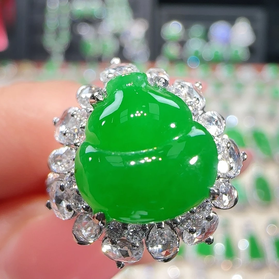 翡翠吊坠(不含链)18K金镶嵌