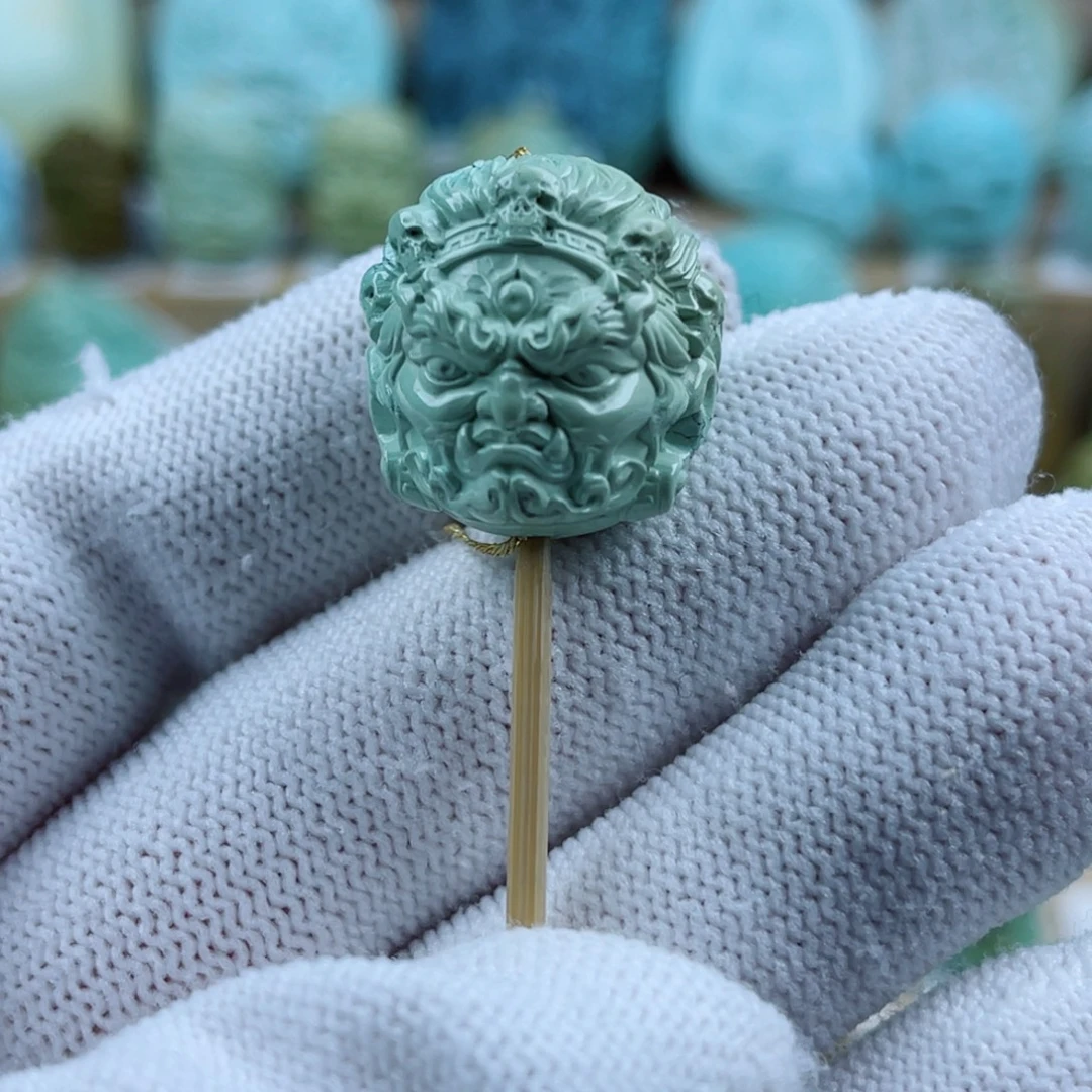 绿松石未镶嵌珠宝奇石