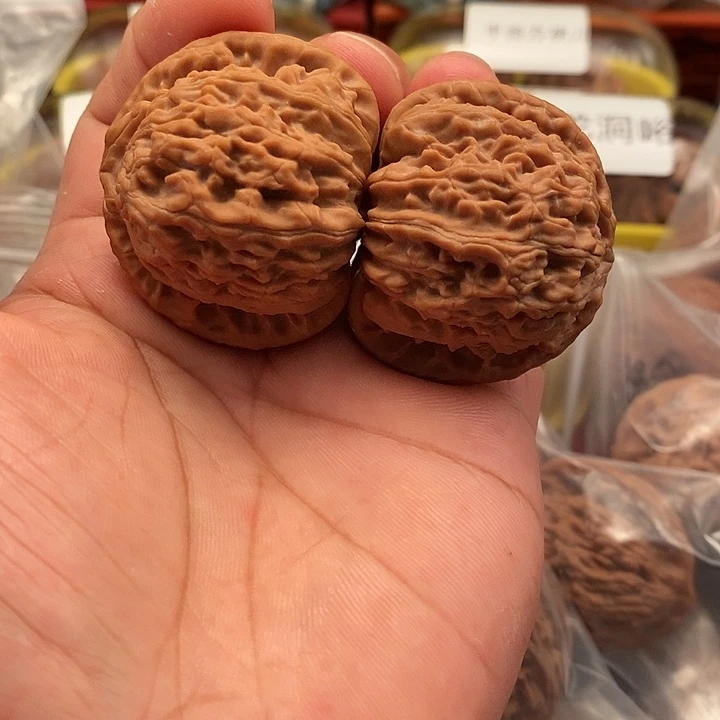 【闪购商品】文玩核桃吊坠白狮子