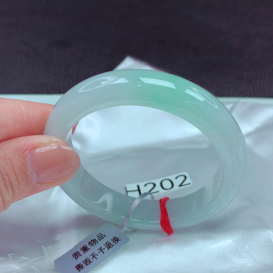 翡翠手镯未镶嵌手镯88