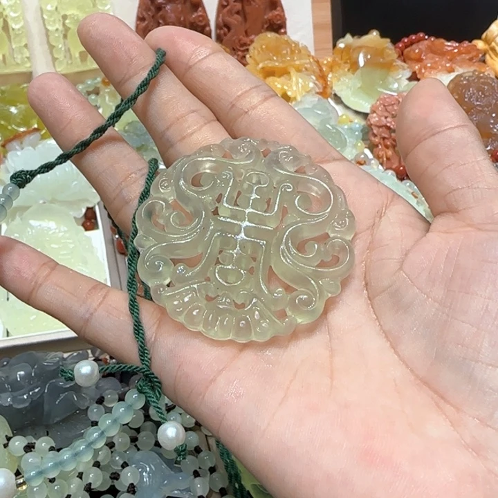 未镶嵌蛇纹石玉吊坠巫*美