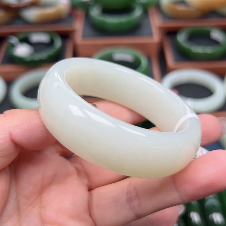 未镶嵌手镯和田玉5253圈口