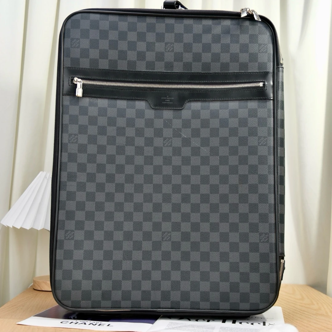 95新 LouisVuitton/路易威登 8461 LV 棋盘格 黑色夹克外套