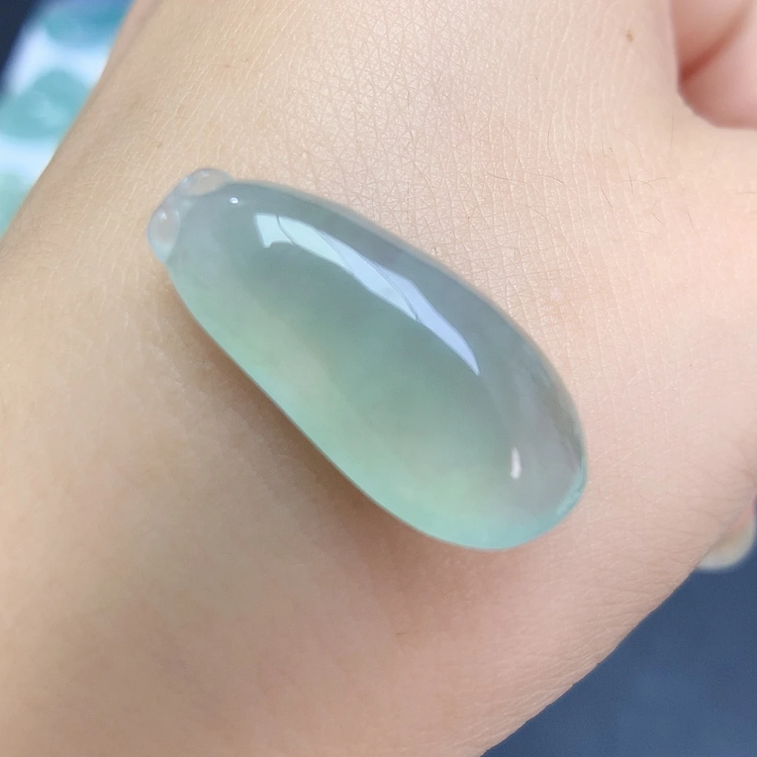 翡翠未镶嵌颈饰福瓜