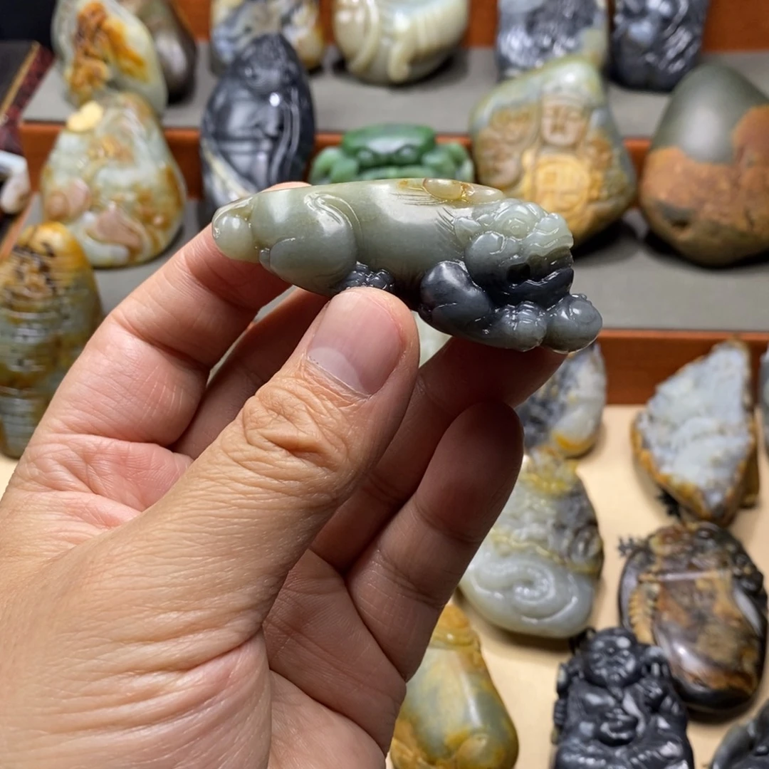 用***7和田玉未镶嵌把件