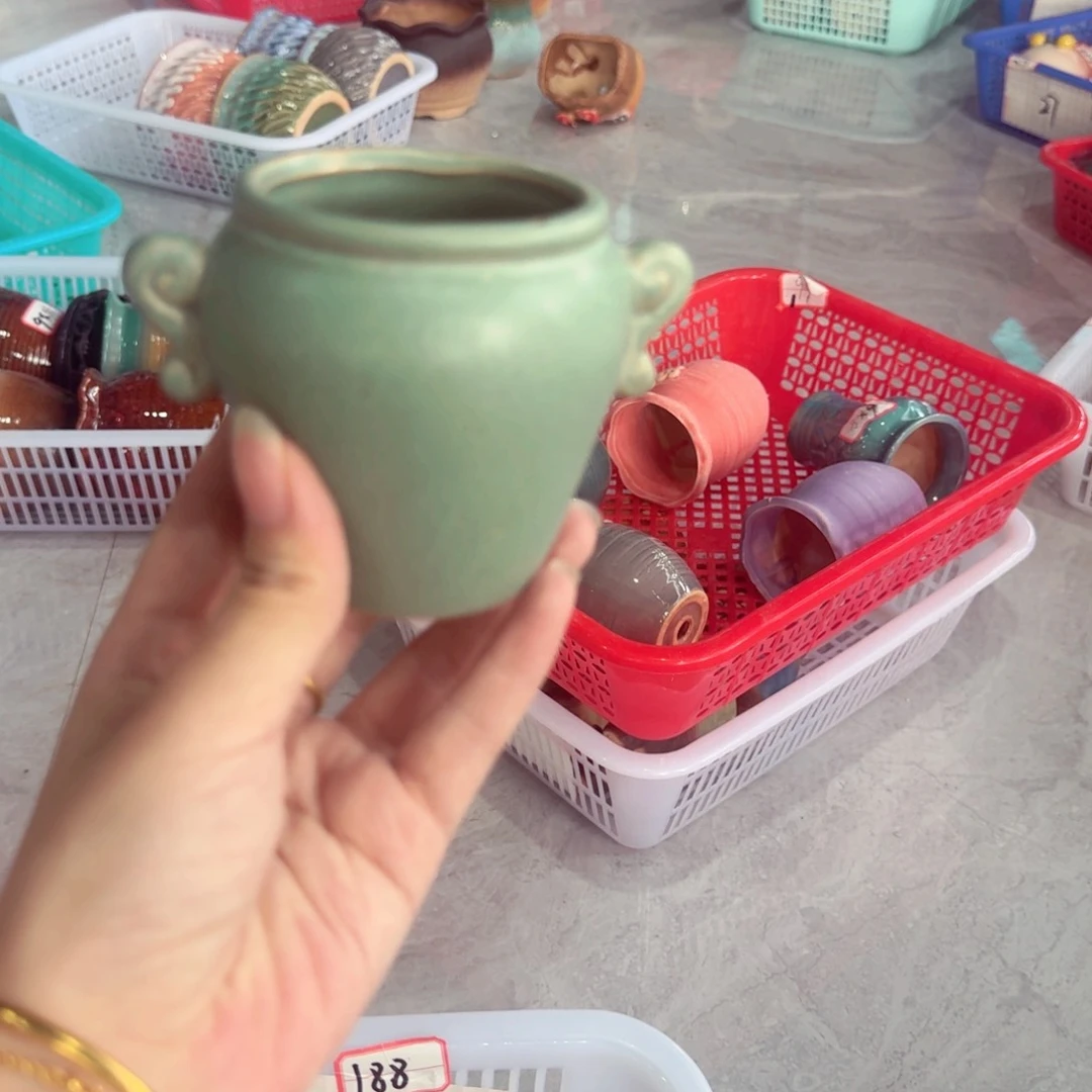 紫砂花盆土粗陶刺痛