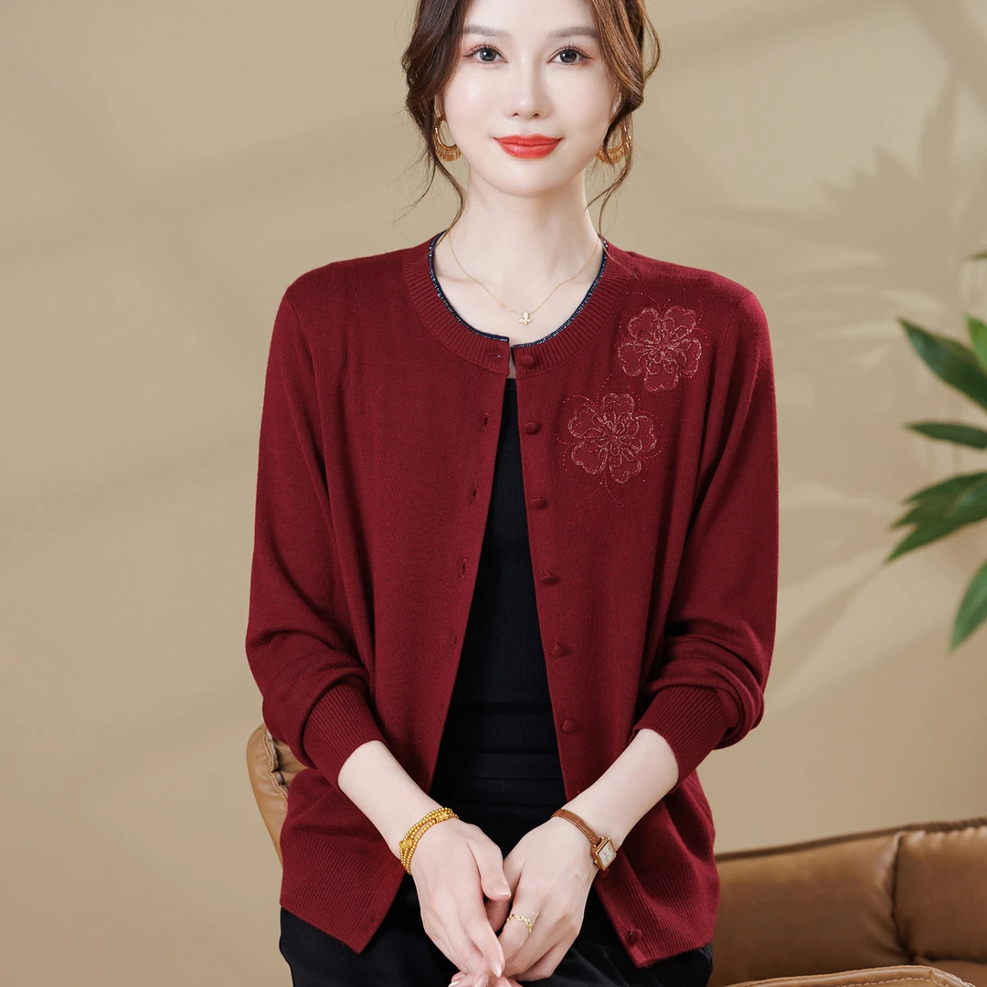 妈妈秋装洋气针织开衫外套2025新款气质中老年女春秋时尚减龄上衣