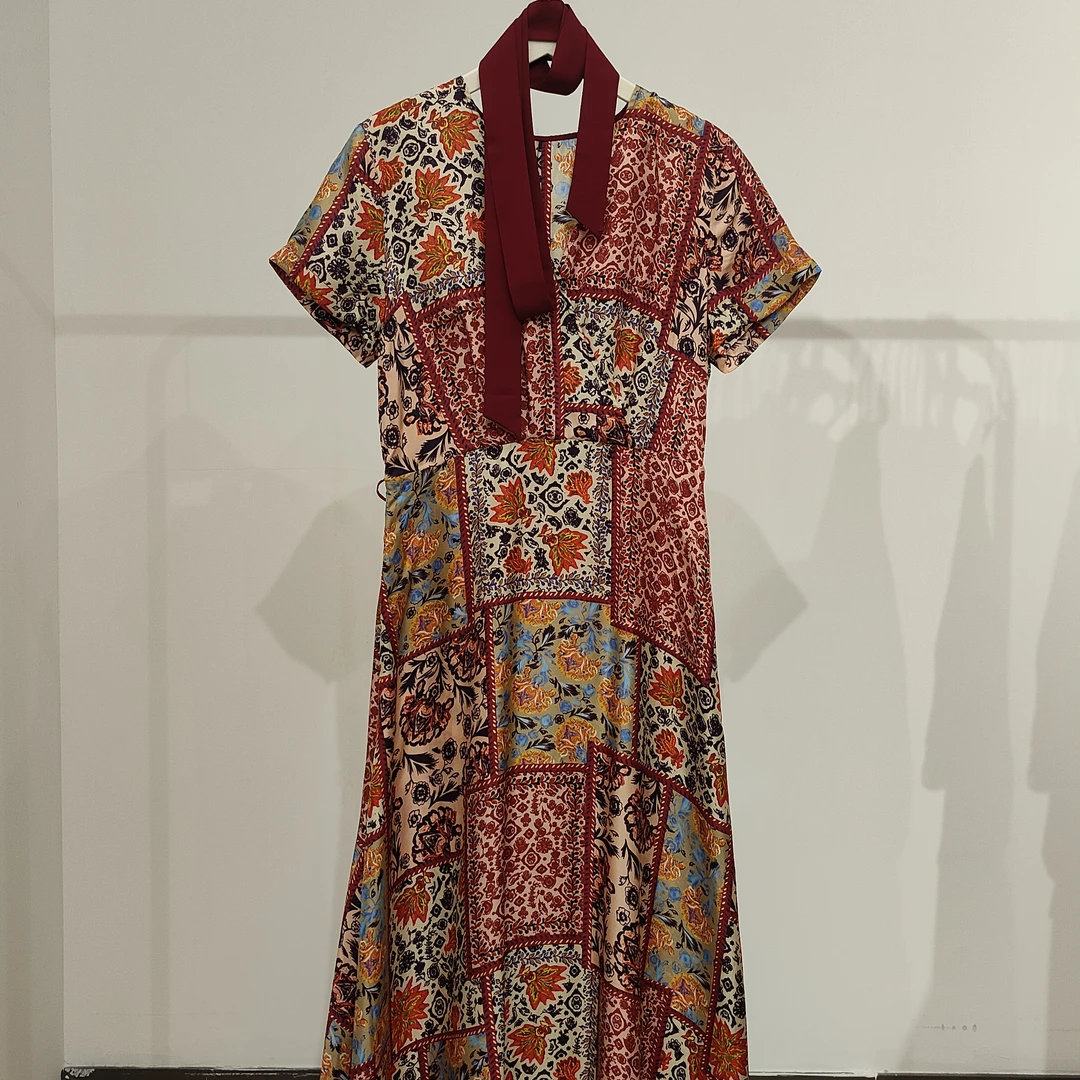 V领桑蚕丝连衣裙D9007456